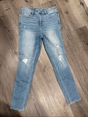 Old Navy Women's Light Wash High-Rise Distressed Jeans